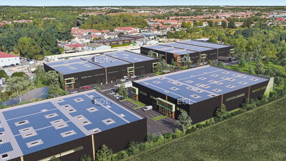 Flex in La Queue-en-Brie for lease - Building Photo - Image 2 of 3