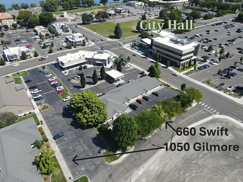 Multi Tenant Medical Office portfolio of 2 properties for sale on LoopNet.ca - Building Photo - Image 3 of 26