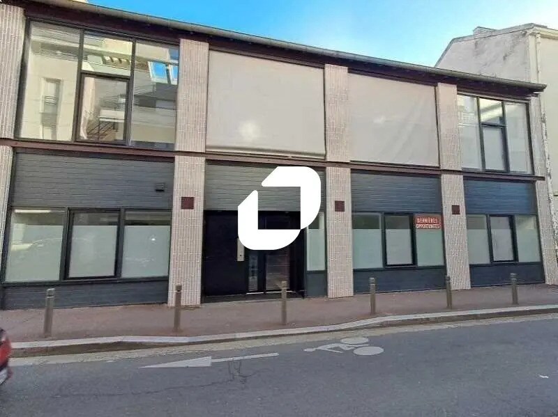 Office in Suresnes for sale Building Photo- Image 1 of 11