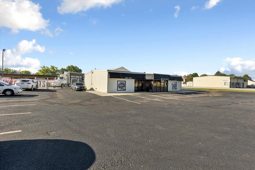 501 Veterans Memorial Hwy, Council Bluffs, IA for sale - Building Photo - Image 3 of 35