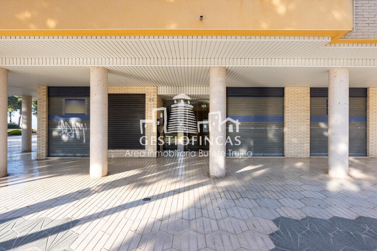 Commerce de détail dans Cambrils, Tarragona à louer Photo du bâtiment- Image 1 de 2
