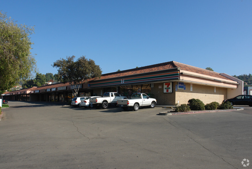 7427-7465 Mission Gorge Rd, San Diego, CA for lease - Primary Photo - Image 1 of 1