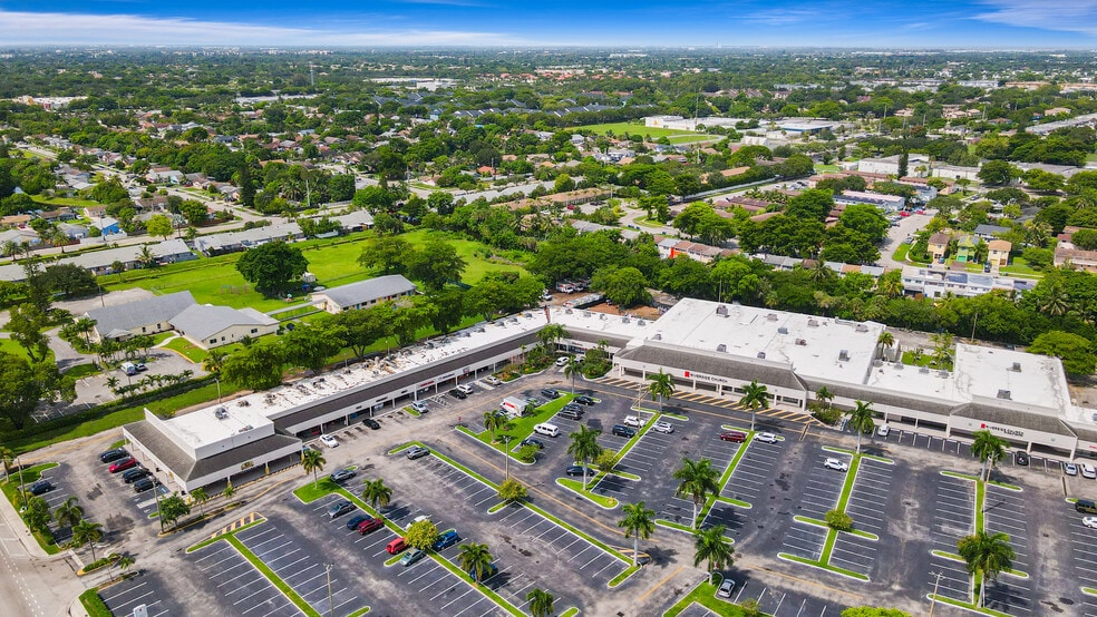 941 Kimberly Blvd, North Lauderdale, FL for lease - Building Photo - Image 3 of 21