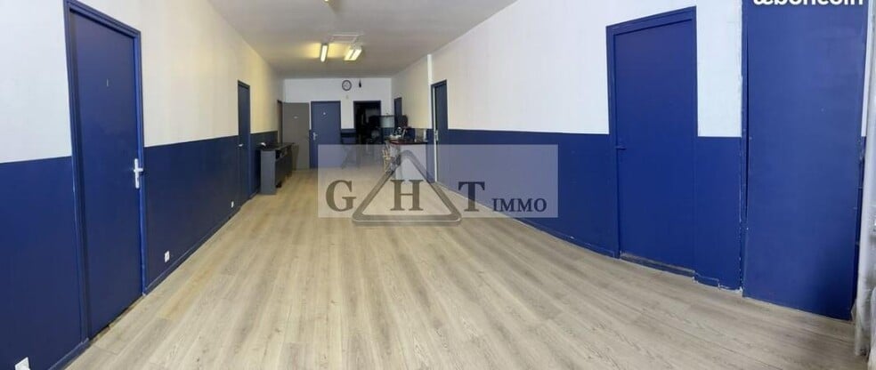 Industrial in Chelles for lease - Interior Photo - Image 2 of 9