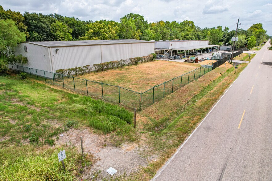 11918 Adel Rd, Houston, TX à louer - Photo du bâtiment - Image 3 de 16