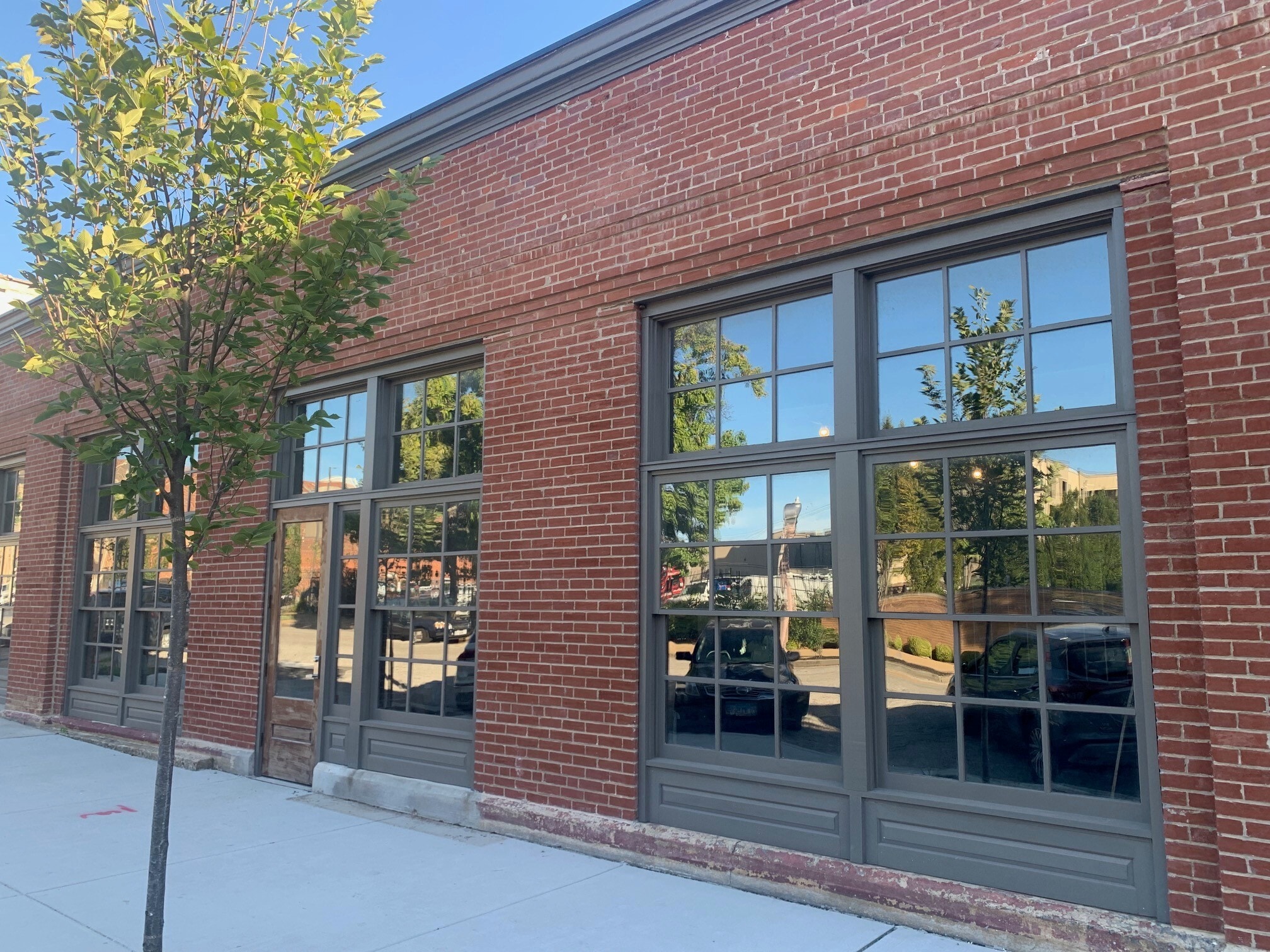 3950 Laclede Ave, Saint Louis, MO for lease Interior Photo- Image 1 of 4