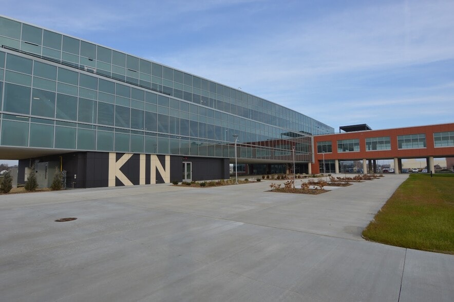 5522 26th Ave, Kenosha, WI à louer - Photo du bâtiment - Image 2 de 12