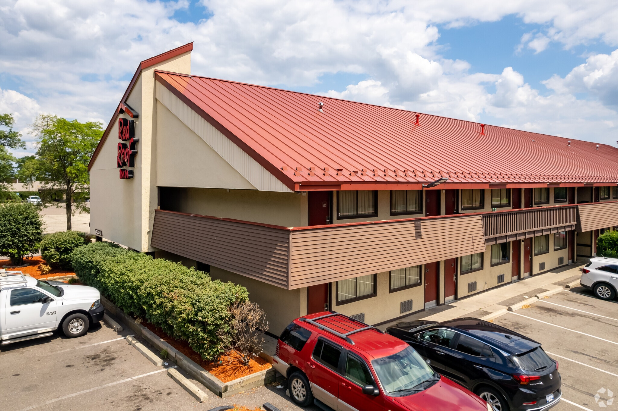 32511 Concord Dr, Madison Heights, MI for sale Primary Photo- Image 1 of 6