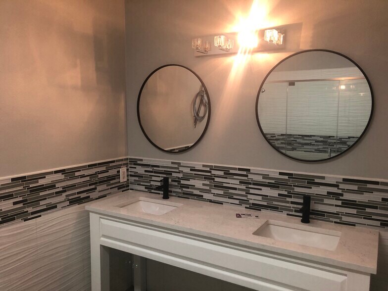 8863 Anderson Mill Rd, Austin, TX à louer - Photo du bâtiment - Image 2 de 9