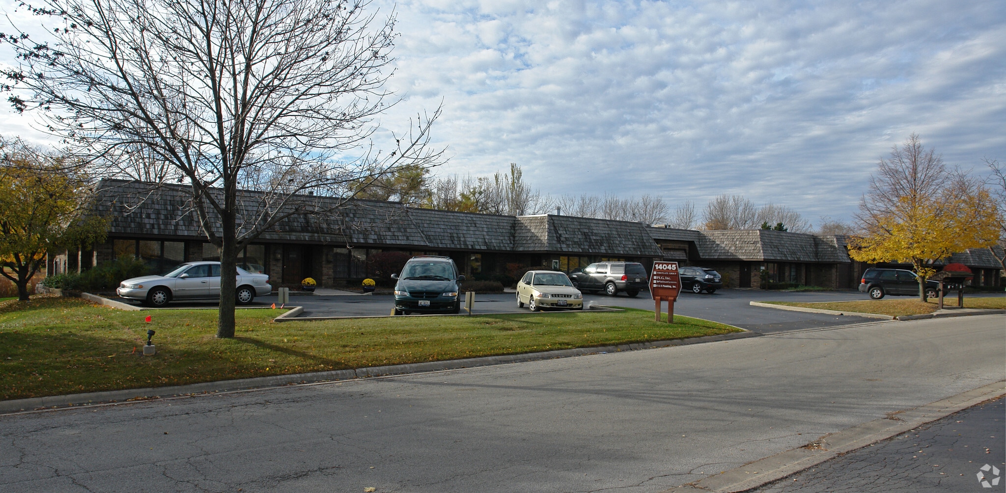 14045 W Petronella Dr, Libertyville, IL for sale Primary Photo- Image 1 of 5