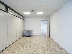 Office in Granollers, Barcelona for lease Interior Photo- Image 2 of 17
