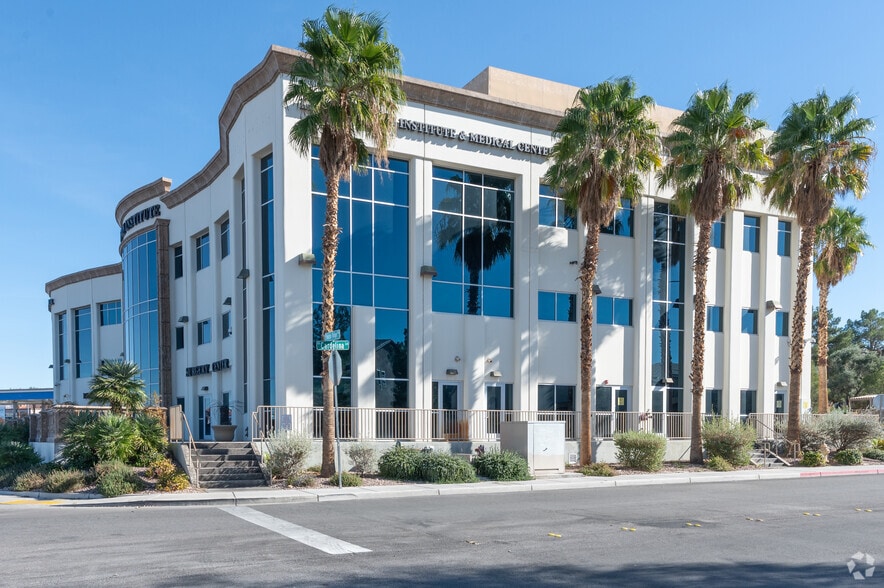 2705 W Horizon Ridge Pky, Henderson, NV for lease - Primary Photo - Image 1 of 41