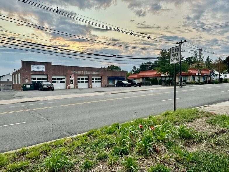 16-18 & 28 S. Livingston Avenue portfolio of 2 properties for sale on LoopNet.ca - Building Photo - Image 1 of 12