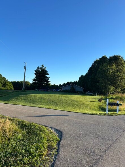20015 Star Valley Way, Borden, IN à vendre - Photo du bâtiment - Image 3 de 13