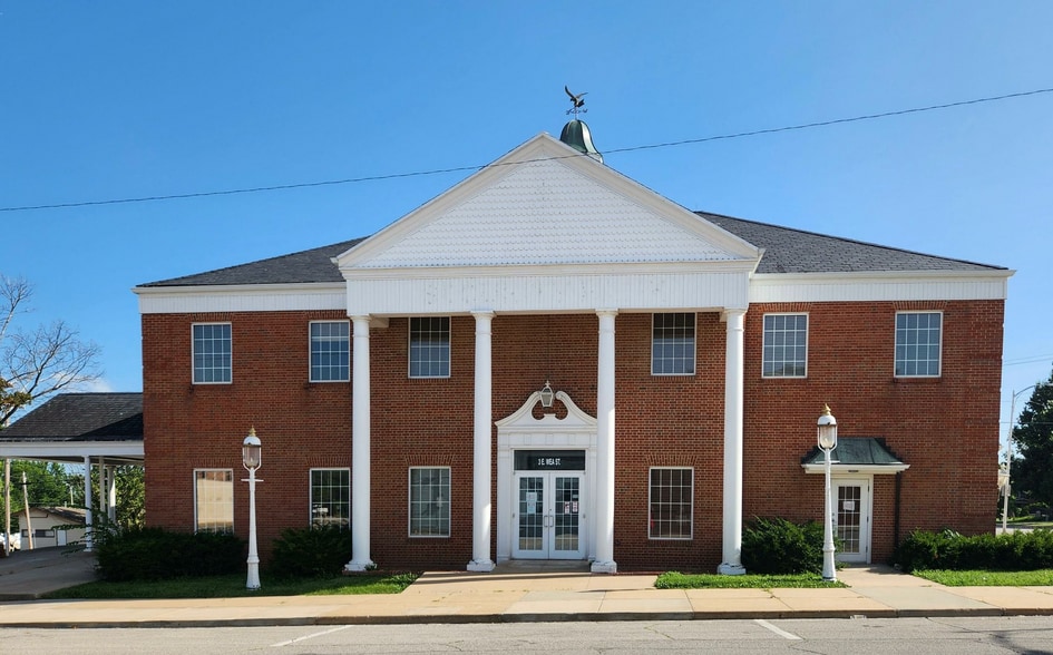 3 E Wea St, Paola, KS for sale - Primary Photo - Image 2 of 11