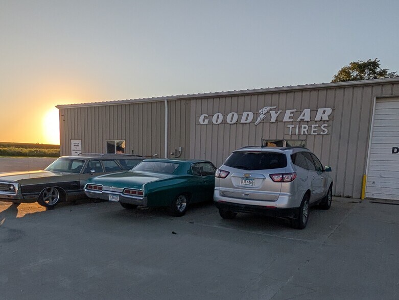 1140 N Broadway St, Spring Valley, MN à vendre - Photo du bâtiment - Image 3 de 7