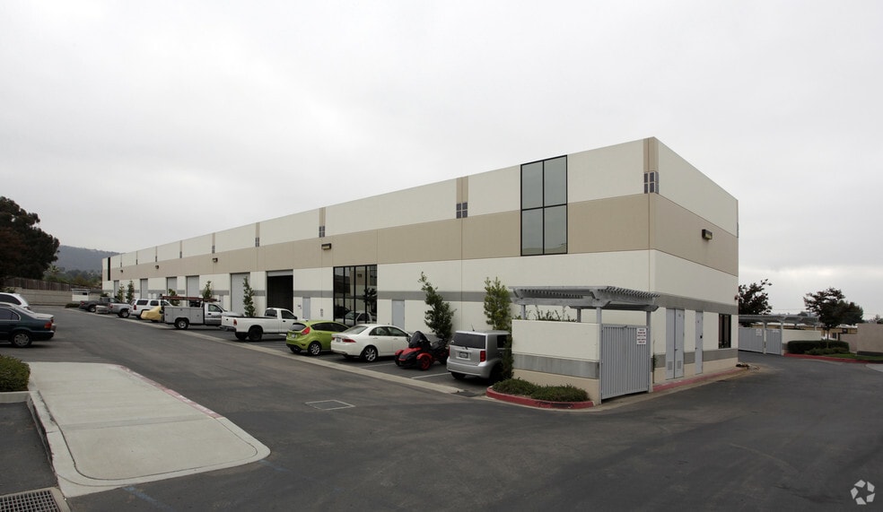 800 N Twin Oaks Valley Rd, San Marcos, CA for lease - Building Photo - Image 2 of 14