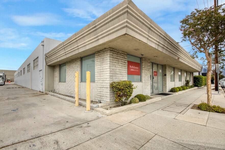 3401 Winona Ave, Burbank, CA à vendre - Photo du bâtiment - Image 2 de 25