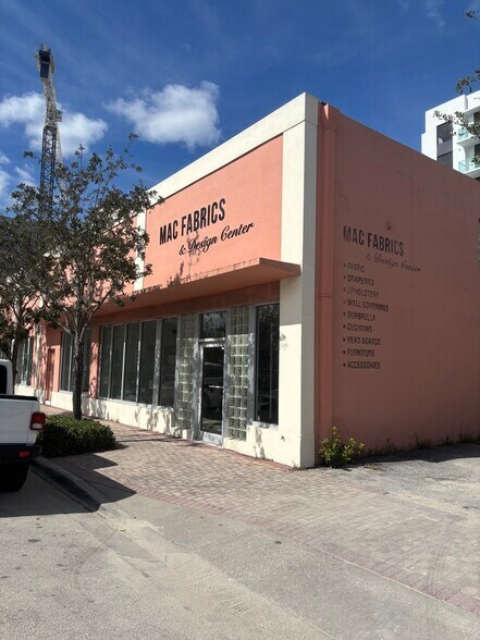 535 24th St, West Palm Beach, FL à louer - Photo du bâtiment - Image 3 de 4