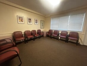 8314 4th Ave, Brooklyn, NY à louer Photo intérieure- Image 2 de 11