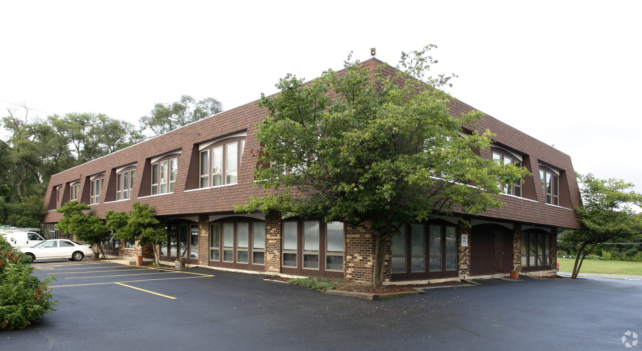 95 W Grand Ave, Lake Villa, IL for lease Primary Photo- Image 1 of 11