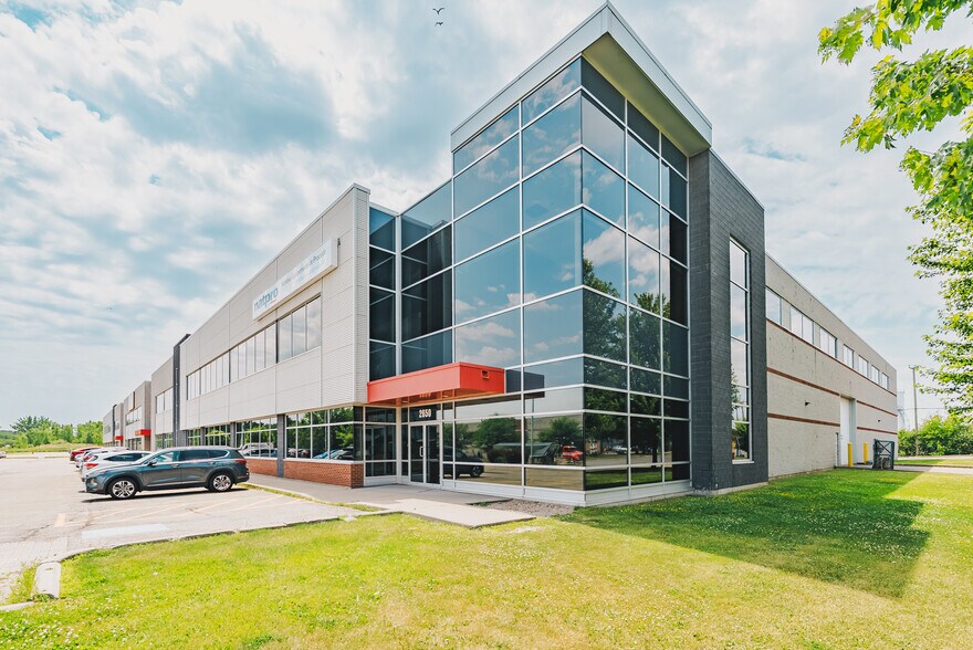 2600-2650 Av André, Dorval, QC à louer - Photo du bâtiment - Image 1 de 5