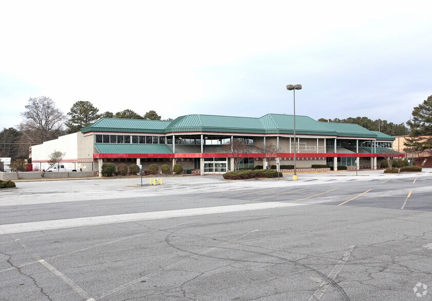 2550 S Cobb Dr SE, Smyrna, GA à louer - Photo principale - Image 2 de 7
