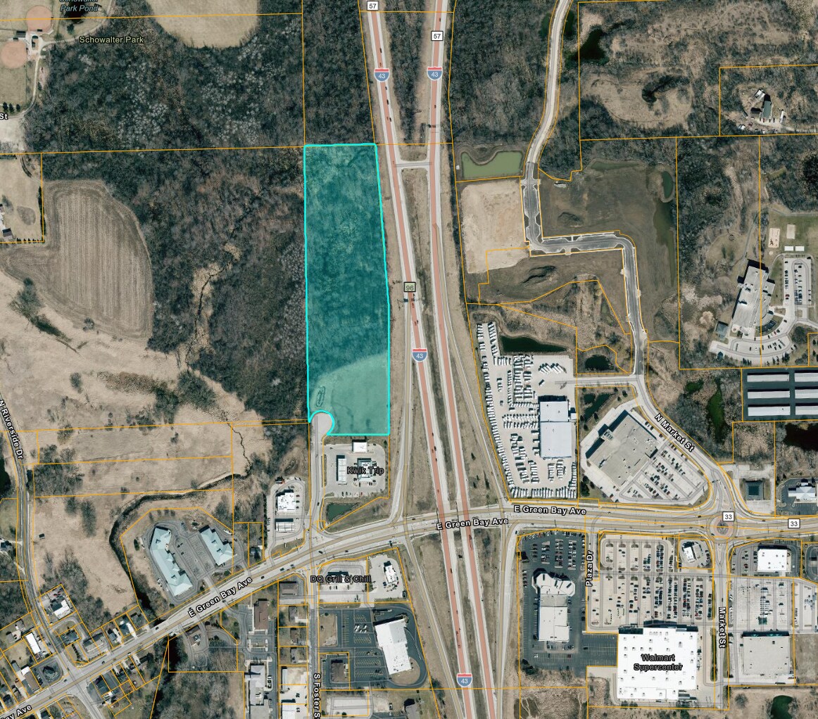 752 E Green Bay Rd, Saukville, WI for sale Building Photo- Image 1 of 8