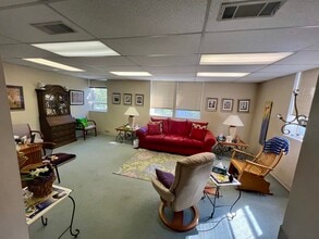 1244 Clairmont Rd, Decatur, GA for lease Interior Photo- Image 2 of 5