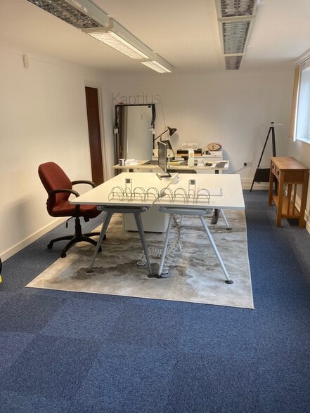 Bradbourne Vale Rd, Sevenoaks for sale - Interior Photo - Image 2 of 2