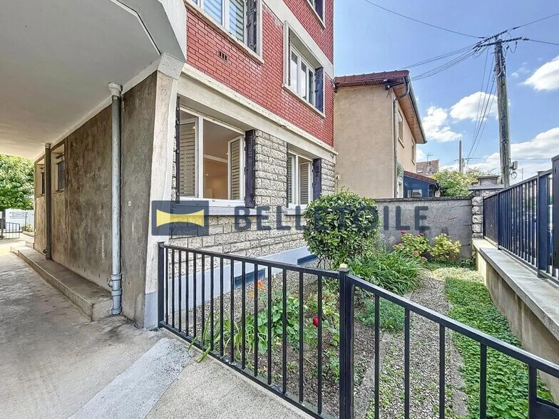Commerce de détail dans Maisons-Alfort à louer - Photo du bâtiment - Image 2 de 8