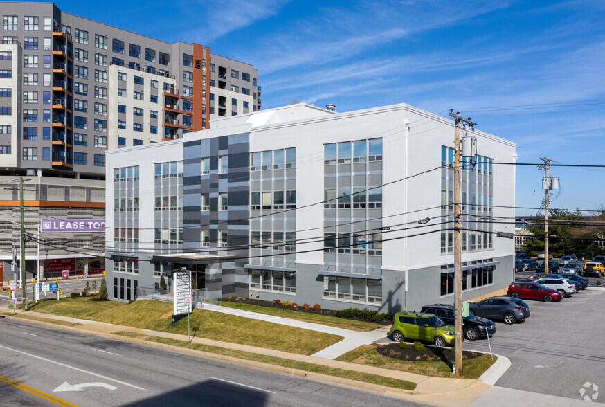 200 E Joppa Rd, Towson, MD for lease - Primary Photo - Image 1 of 19