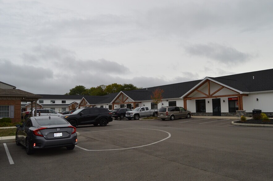 2656 N Columbus St, Lancaster, OH à louer - Photo du bâtiment - Image 3 de 8