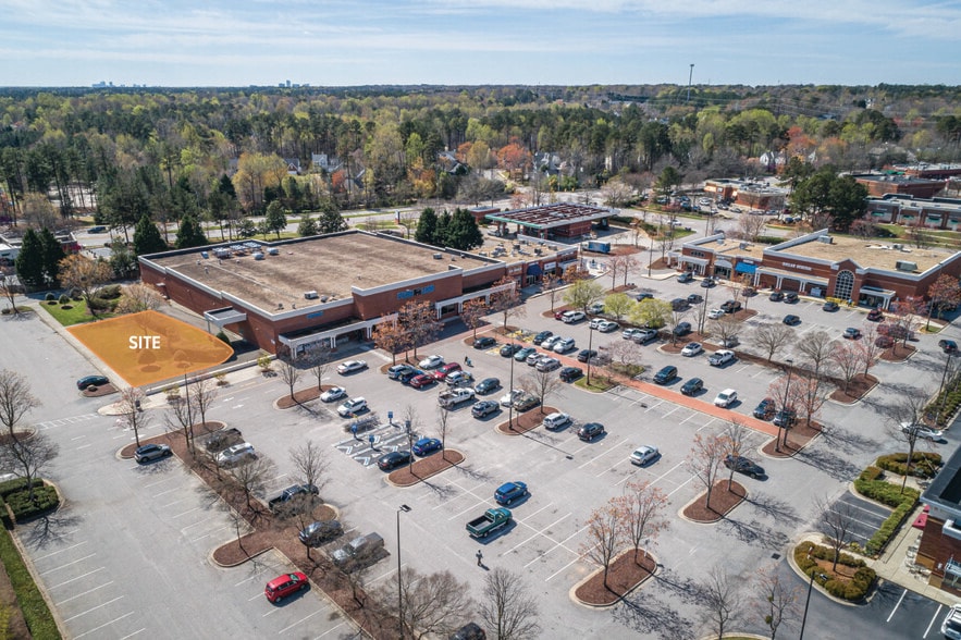 1115 Falls River Ave, Raleigh, NC for lease - Primary Photo - Image 1 of 1