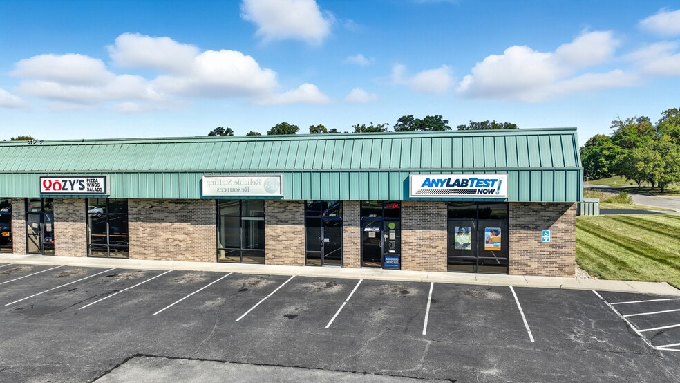 1104-1124 Kemper Meadow Dr, Forest Park, OH for lease - Building Photo - Image 1 of 53