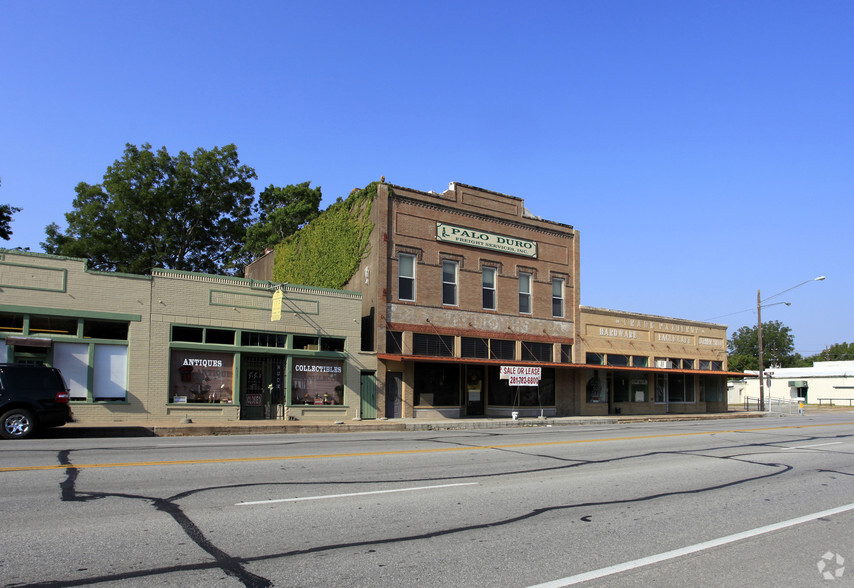 6321 Commerce St, Wallis, TX for sale - Primary Photo - Image 1 of 21