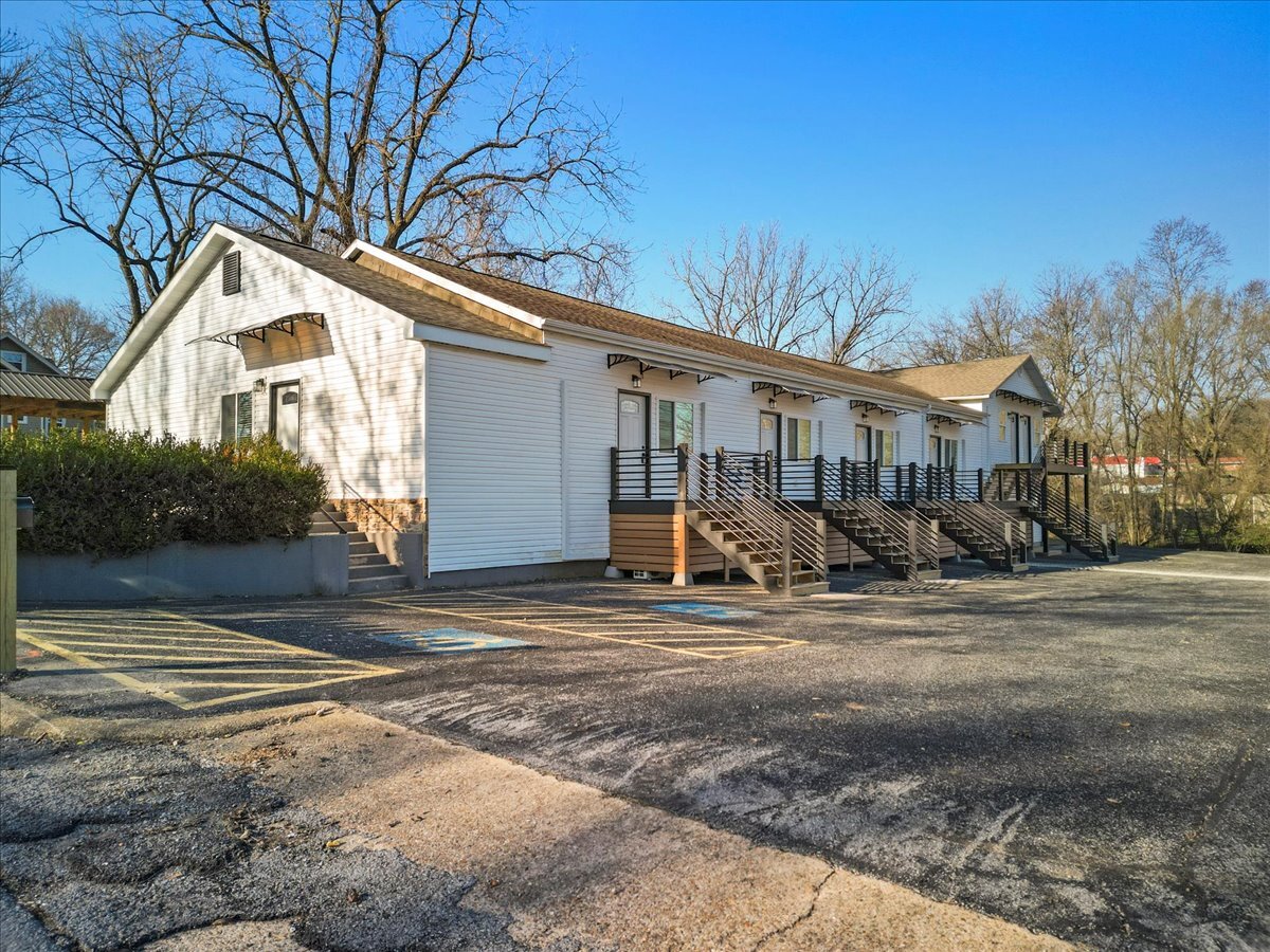515 Nebraska Ave, West Plains, MO à vendre Photo du bâtiment- Image 1 de 15
