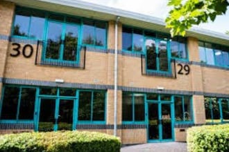 28-32 The Quadrant, Abingdon à louer Photo du bâtiment- Image 2 de 2