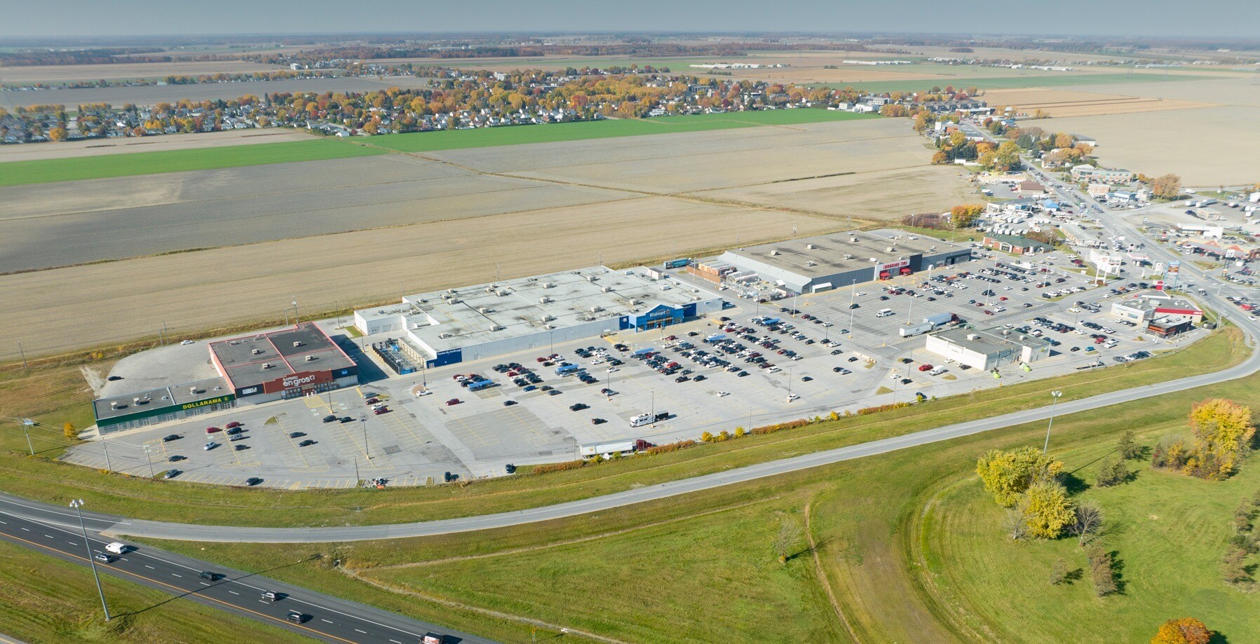 5915 Rue Martineau, Saint-Hyacinthe, QC à louer Photo du bâtiment- Image 1 de 3