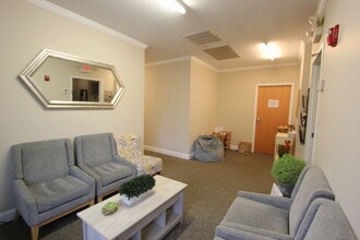 233 W Central St, Franklin, MA for lease Interior Photo- Image 1 of 12