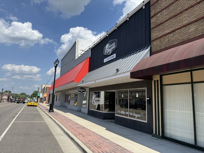 160 W Broadway St, Sparta, IL à vendre - Photo du bâtiment - Image 2 de 22