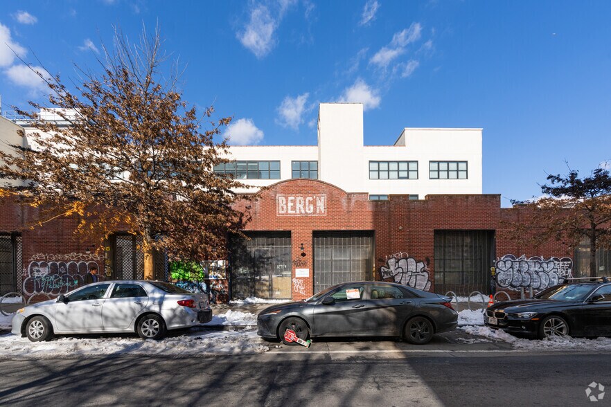 899 Bergen St, Brooklyn, NY à vendre - Photo du bâtiment - Image 3 de 3