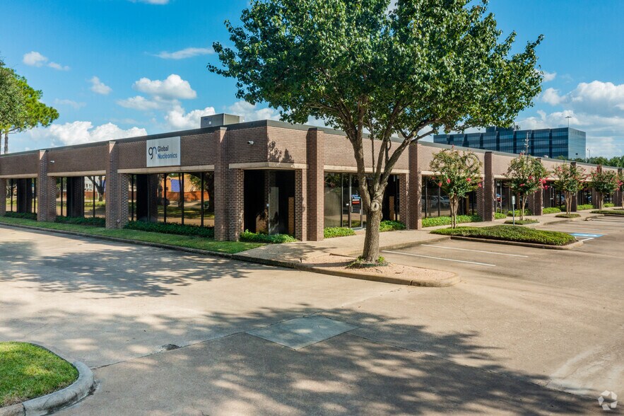 16203 Park Row, Houston, TX à louer - Photo du bâtiment - Image 1 de 10