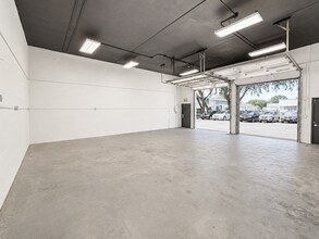 2180 NW 18th Ave, Pompano Beach, FL for lease Interior Photo- Image 2 of 4