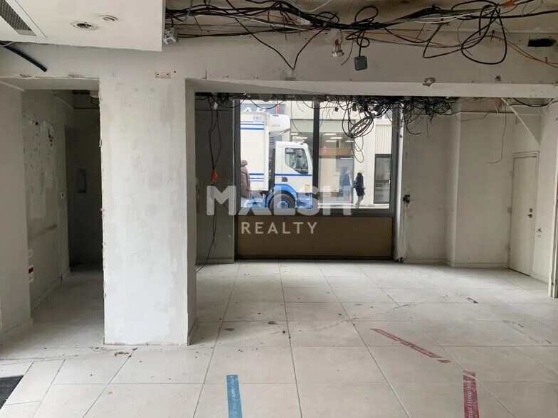 Retail in Villeurbanne for lease - Interior Photo - Image 3 of 11