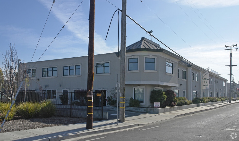 1061 Eastshore Hwy, Albany, CA for lease - Building Photo - Image 2 of 2