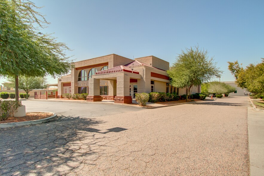 7450 W Chandler Blvd, Chandler, AZ à vendre - Photo du bâtiment - Image 1 de 1