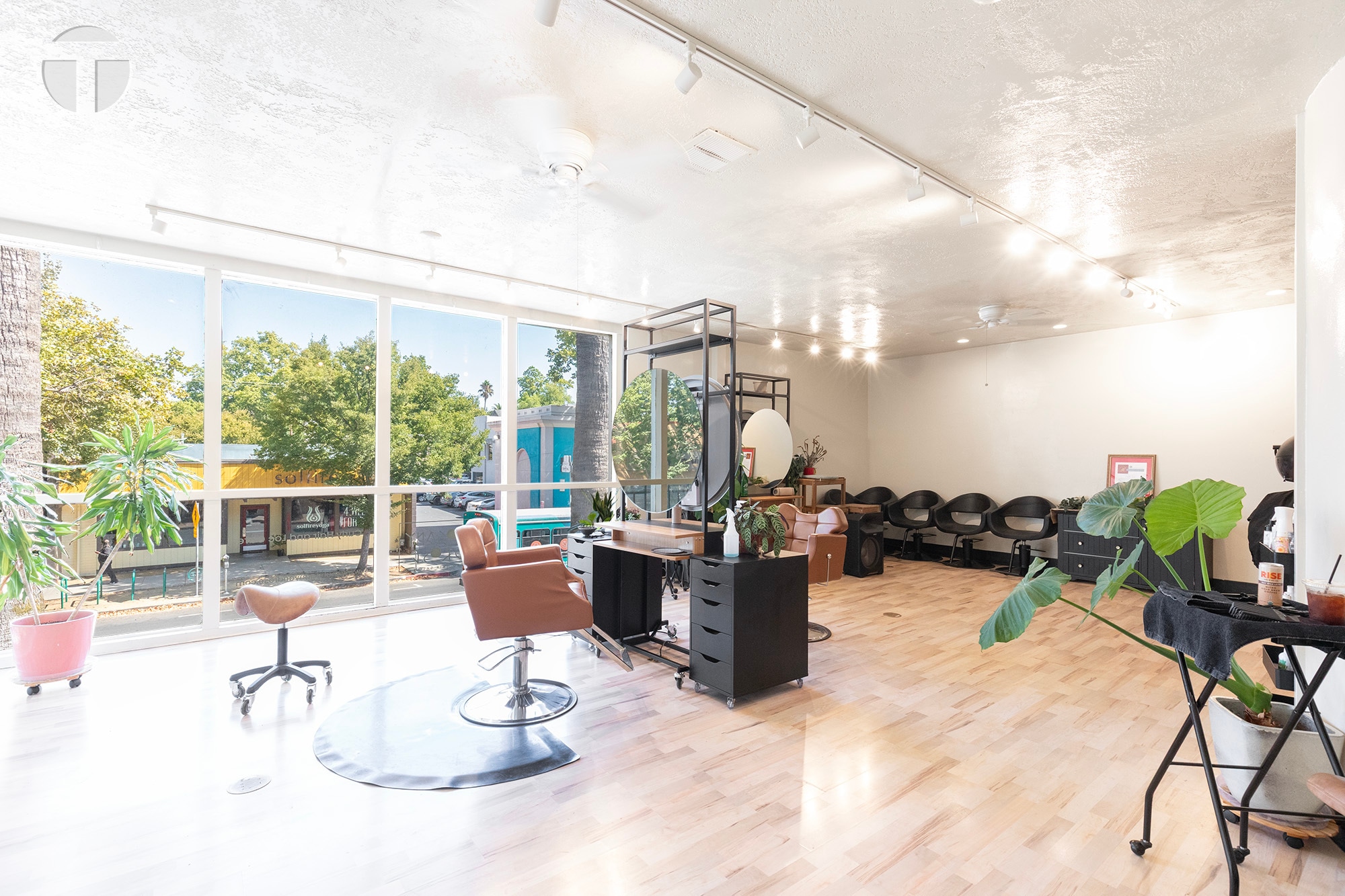 2612 J St, Sacramento, CA à louer Photo intérieure- Image 1 de 6