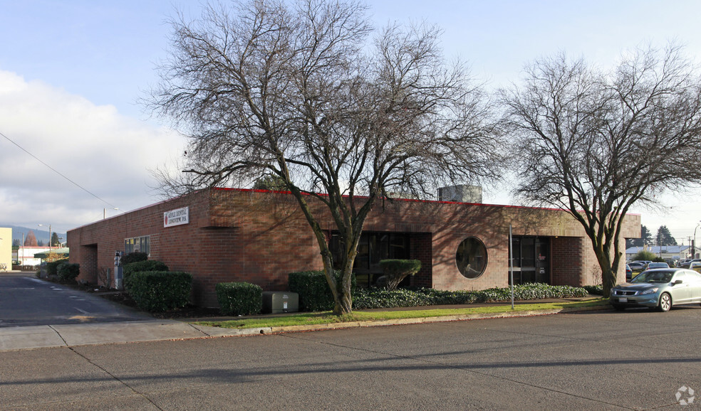 2020 9th Ave, Longview, WA for lease - Building Photo - Image 1 of 9