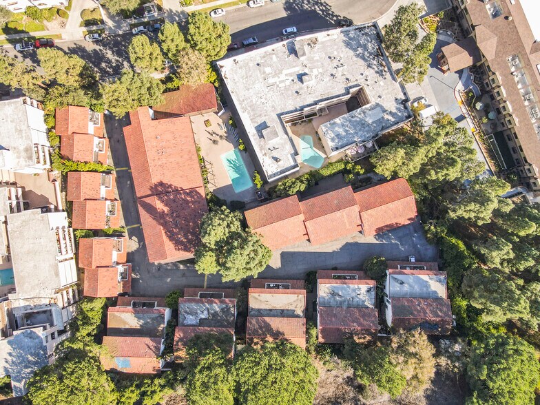 5644 Ravenspur Dr, Rancho Palos Verdes, CA à vendre - Photo du bâtiment - Image 3 de 11